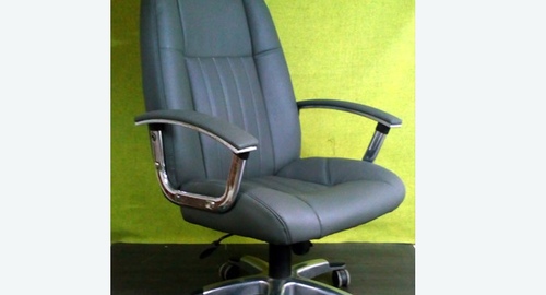 Перетяжка офисного кресла кожей. Мещовск
